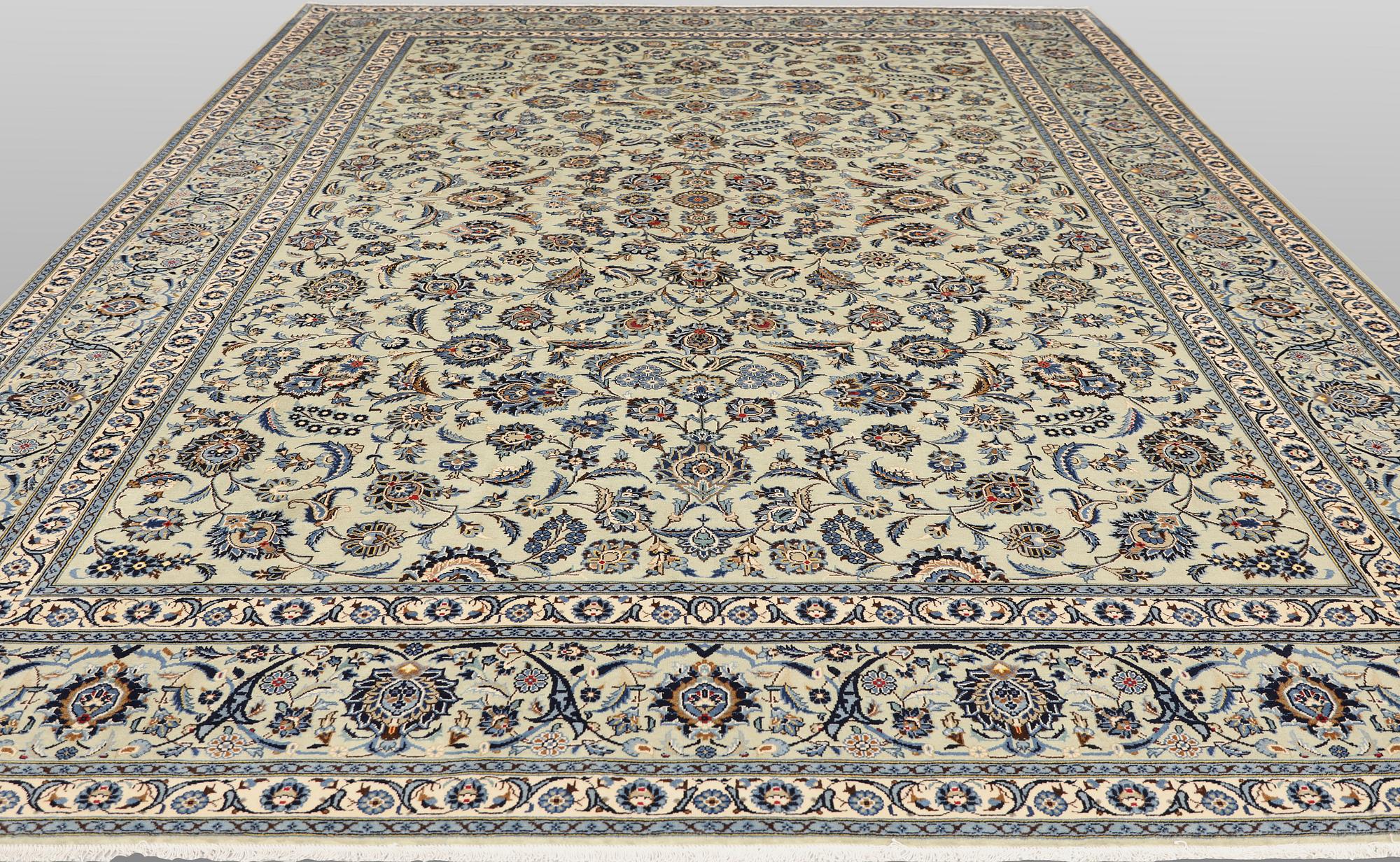 A Keshan carpet, approx. 398 x 301 cm.