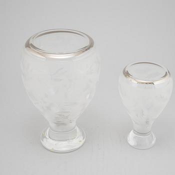 Ulrica Hydman-Vallien, vaser, 2 st, glas, "Charm" Kosta Boda, 1980-tal.