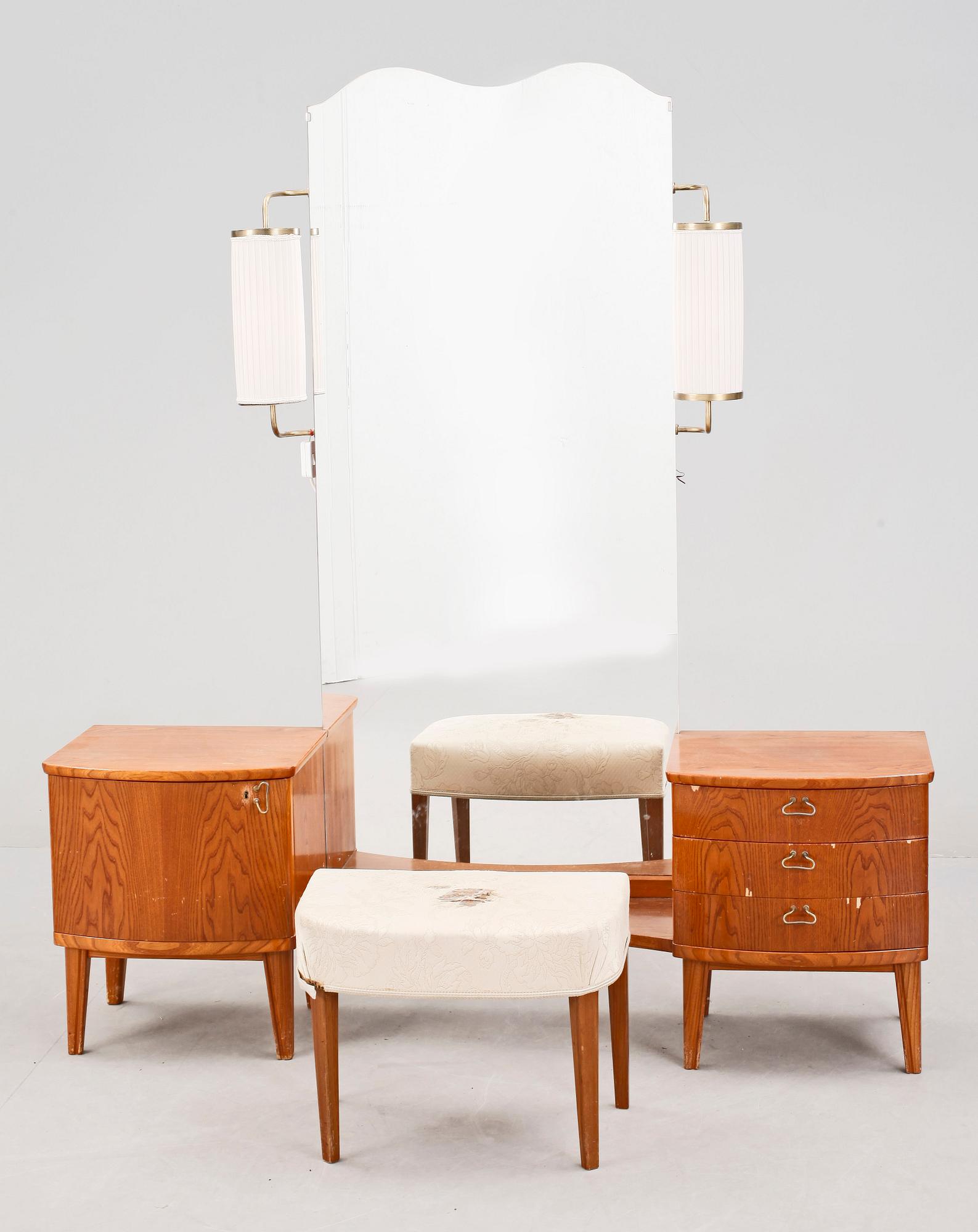 SMINKBORD med PALL, Ferdinand Lundquist, 1945.