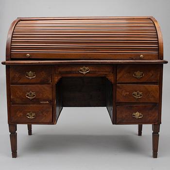 SKRIVBYRÅ / CYLINDERBYRÅ, möjligen Ryssland, 1700-senare hälft.