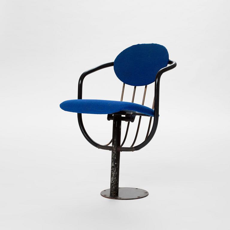 TEATERSTOLAR, ett par, Poul Henningsen för Andreas Christensen, 1959.