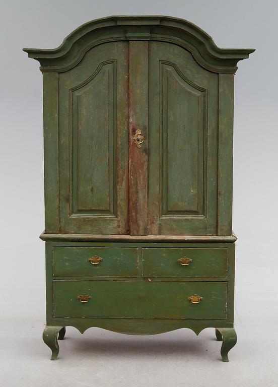 SKÅP, delvis rokoko, 1700-tal.