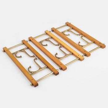 Klädhängare, 3 st "Dekorativ", Skoglunds metallgjuteri, Anderstorp, 1900-talets mitt.