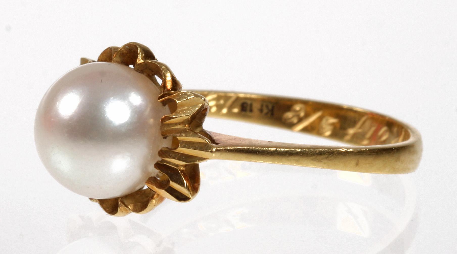 RING, guld 18 k, med pärla.
