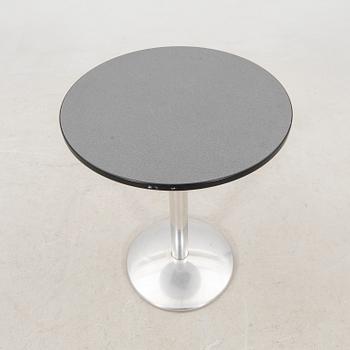 Table and 3 chairs by Enea, designed in Spain, 21st century.