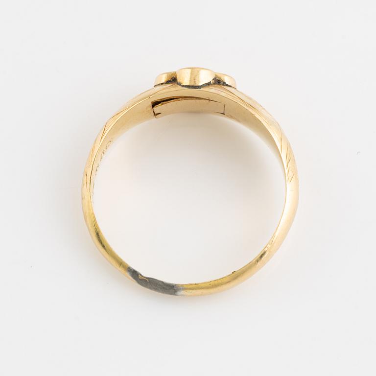 Gold cross ring, 18K gold.