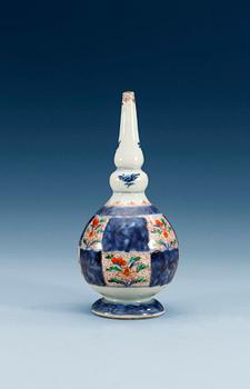 VATTENDROPPARE, porslin. Qing dynastin, 1700-tal.