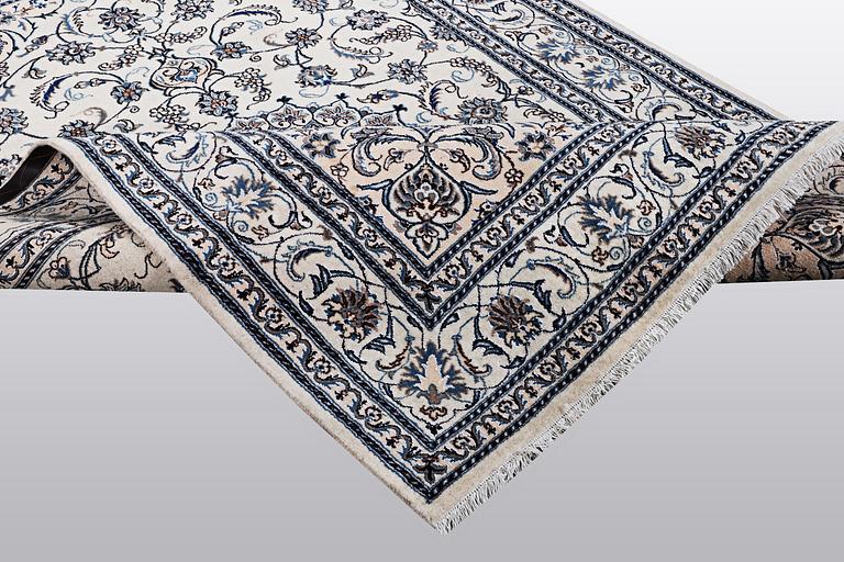 Matta, Nain 9 Laa, part silk, ca 310 x 203 cm.