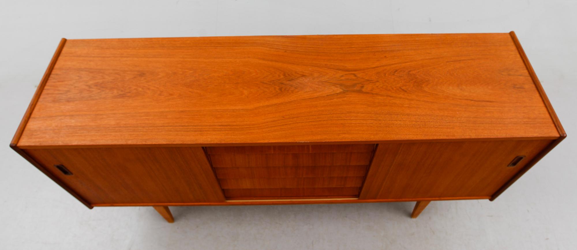 SIDEBOARD, 1900-talets andra hälft.