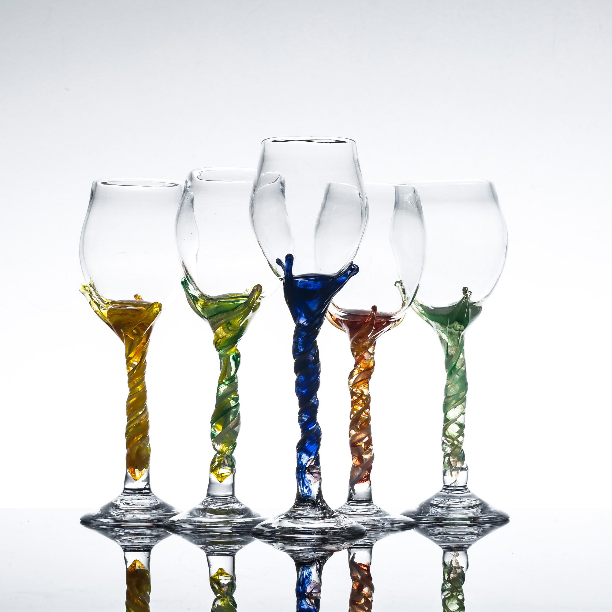 VINGLAS, 5 st. Rikke Bruzelius, Glasseriet, Danmark.