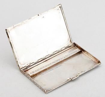 CIGARETTETUI, silver. Vikt ca 187 g.