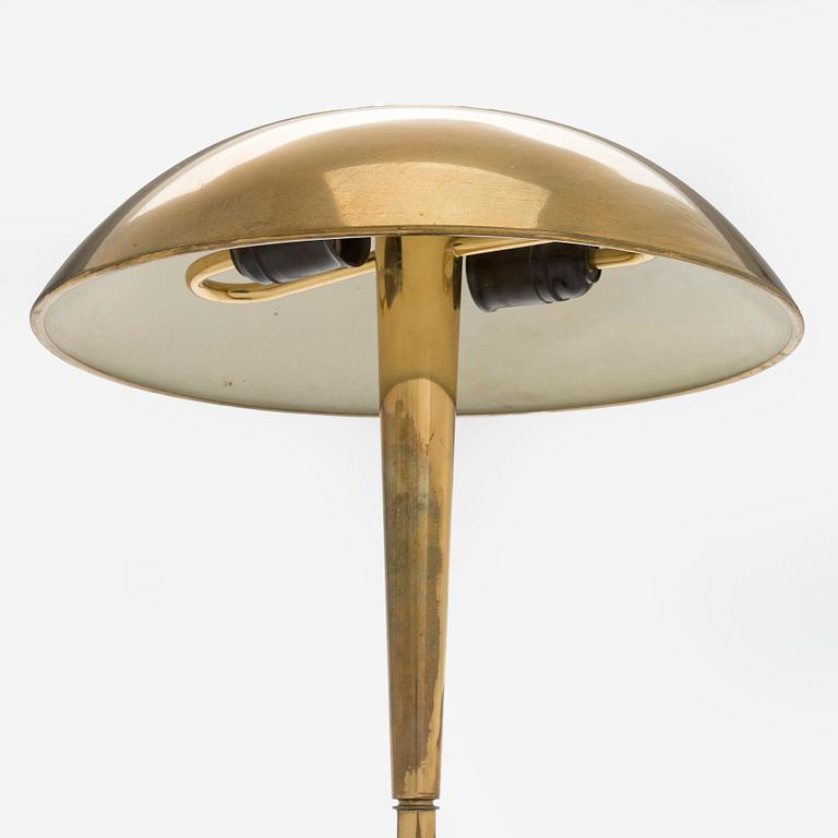 Paavo Tynell, A mid-20th century '5061' table lamp for Idman Finland.