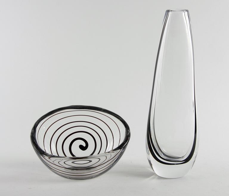 VAS och SKÅL, glas, Vicke Lindstrand, Kosta, sign.