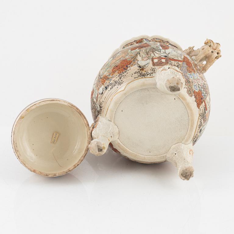 A large Satsuma incensce burner with cover, Japan, Meiji period (1868-1912).