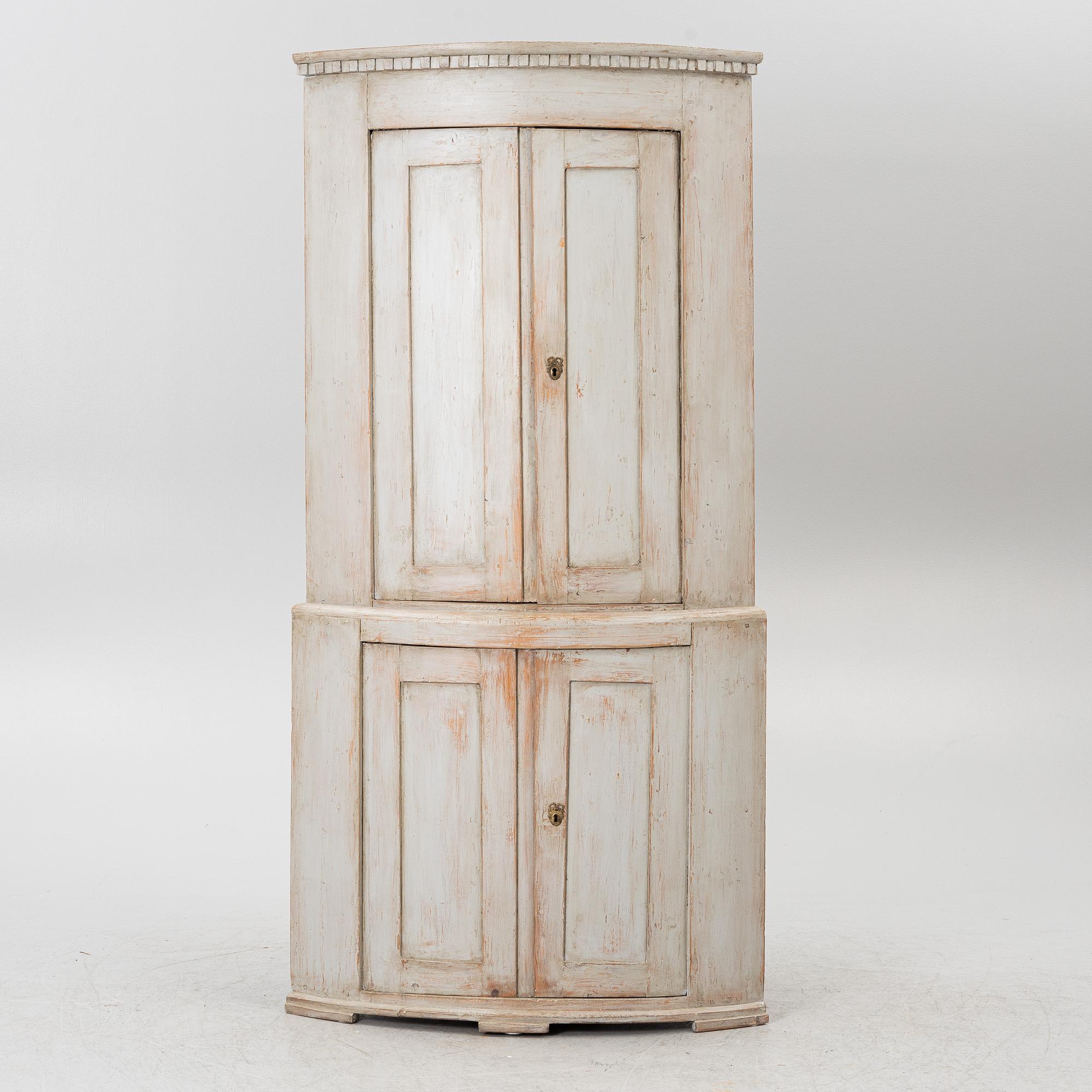 Corner cabinet, Gustavian, late 18th century.