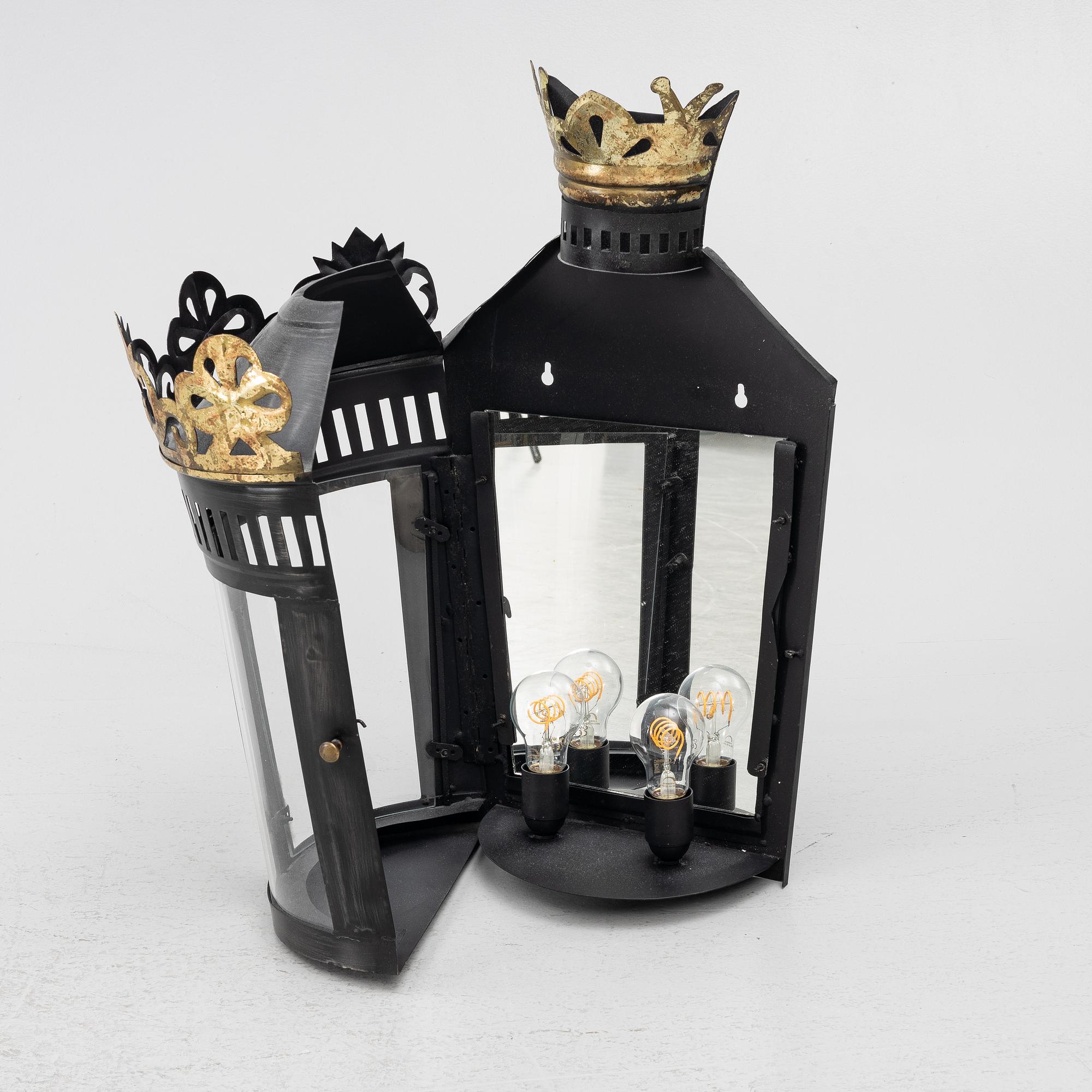 Wall lantern, contemporary manufacture.