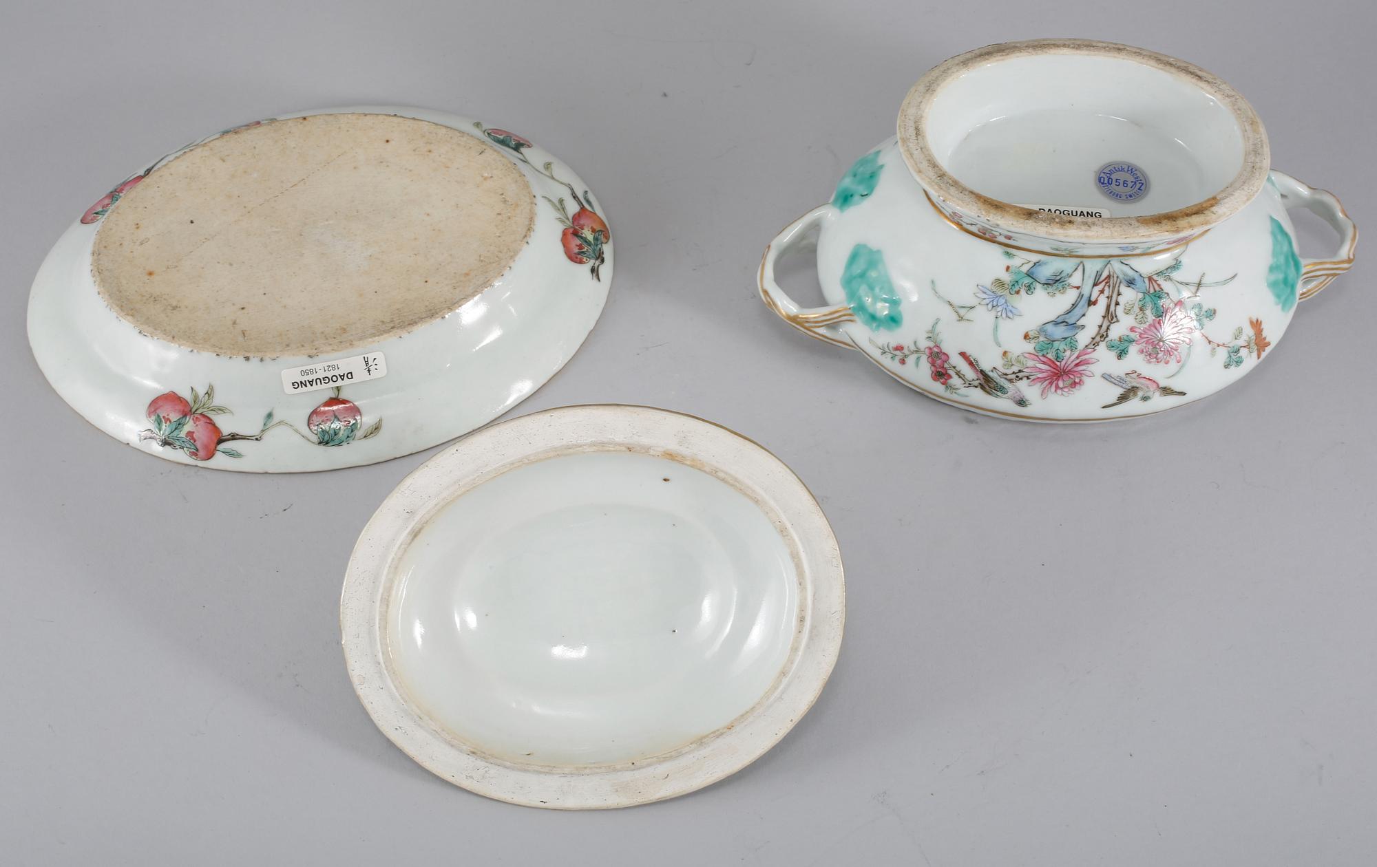 SMÖRTERRIN PÅ FAT, porslin, Kina, Daoguang, 1821-1850.