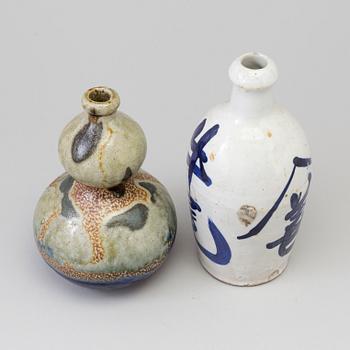 Two Japanese ceramic bottles, 20th century.