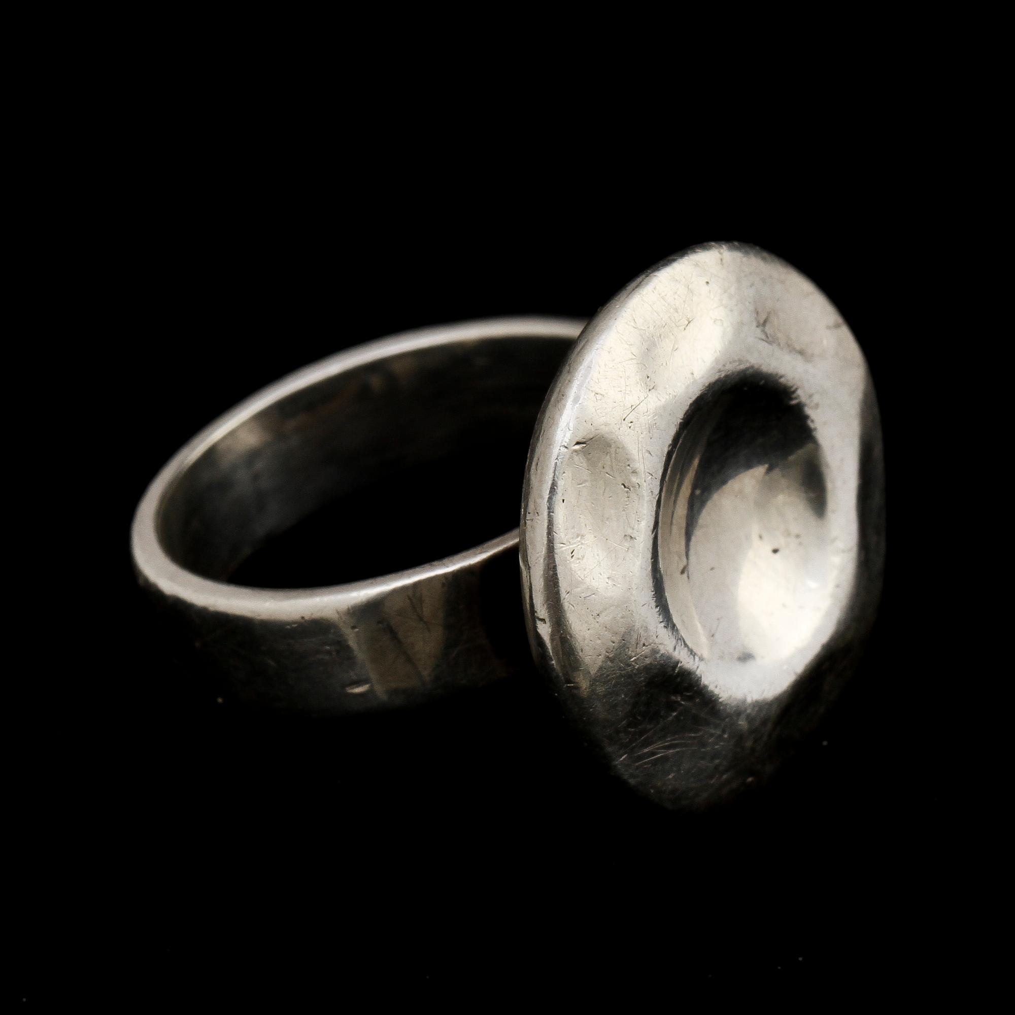 ARMBAND samt RING, silver, NE From, Danmark  resp Sven-Erik Högberg, Göteborg, 1996. Tot vikt 61 g.