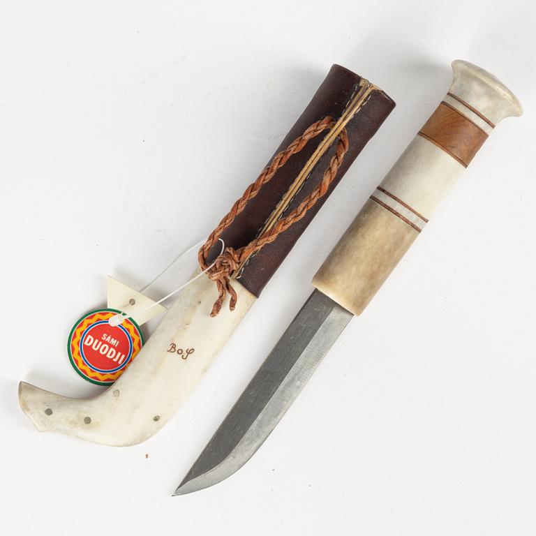 A reindeer horn knife by Bo Sunna, signed.