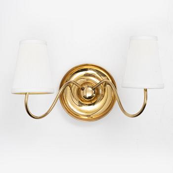 Josef Frank, a brass wall lamp, a model 2565, Firma Svenskt Tenn, Sweden.
