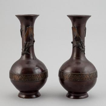 Four Japanes bronze vases, early 20th century.