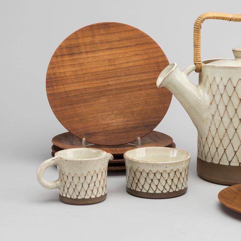 STURE G OHLSSON, a 15 pcs earthenware tea service.