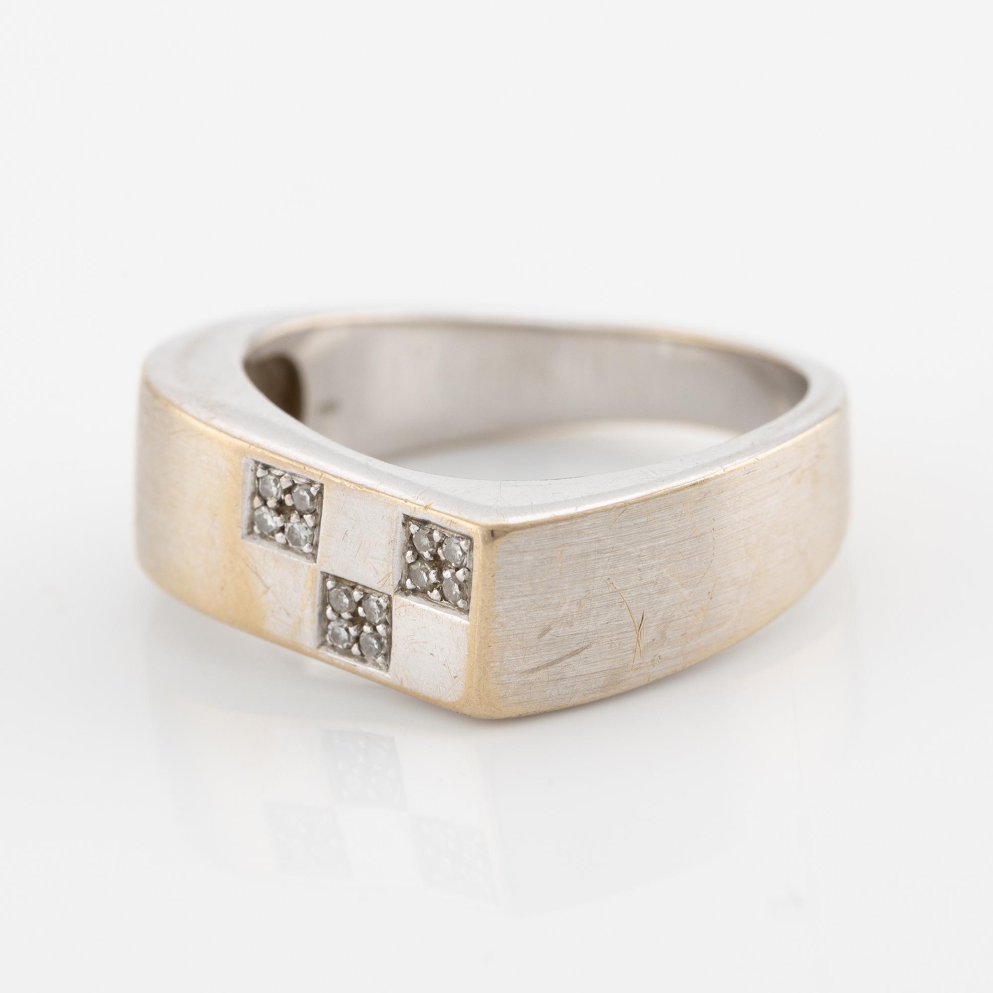 Ring, 18K white gold with small diamonds.