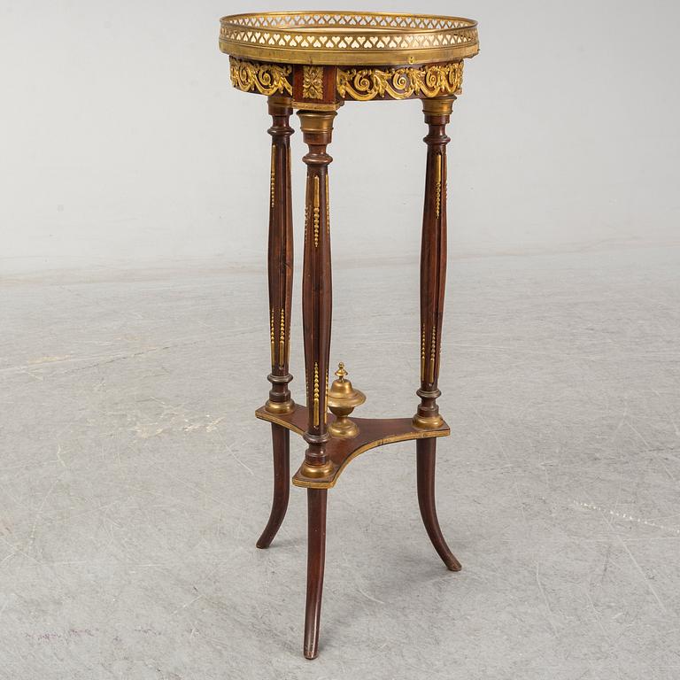 An early 20th century table.
