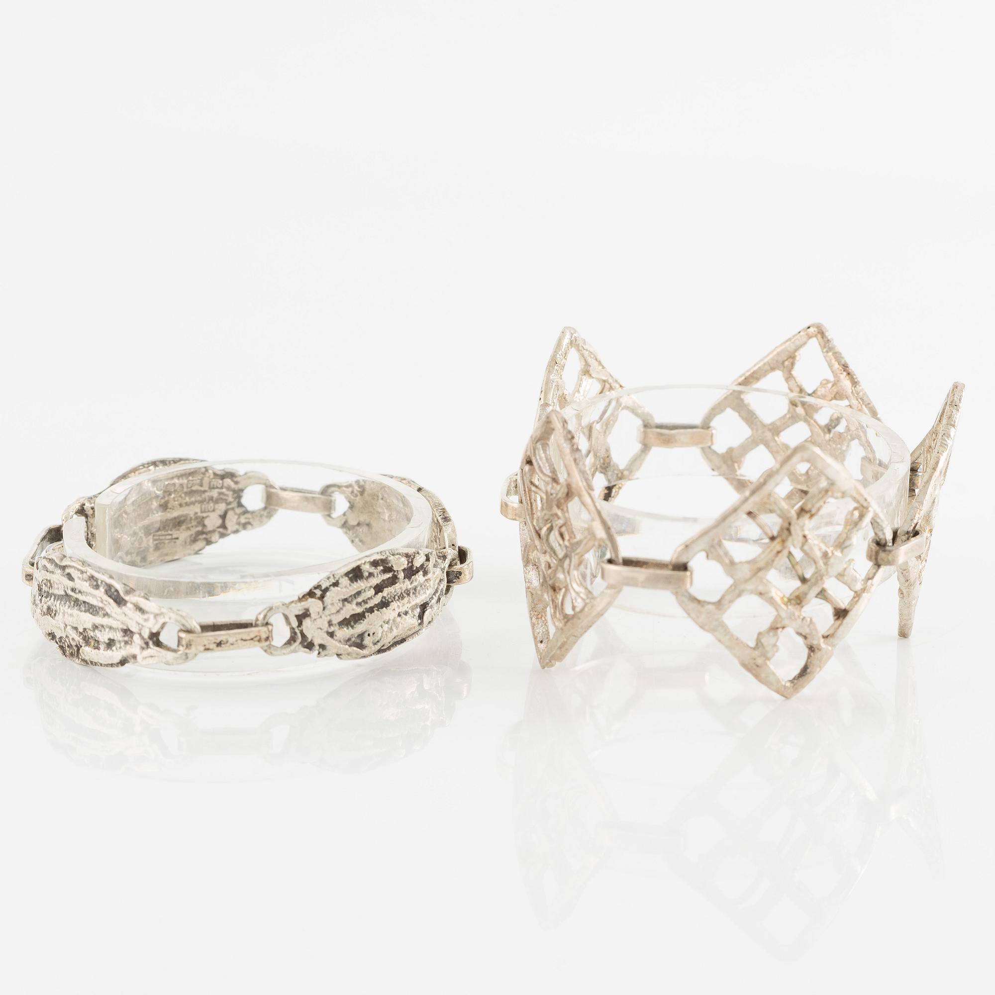 Lars Arby, två armband, sterlingsilver, Göteborg 1978 och 1983.