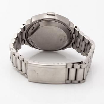 Pulsar, wristwatch, 40 x 32 mm.