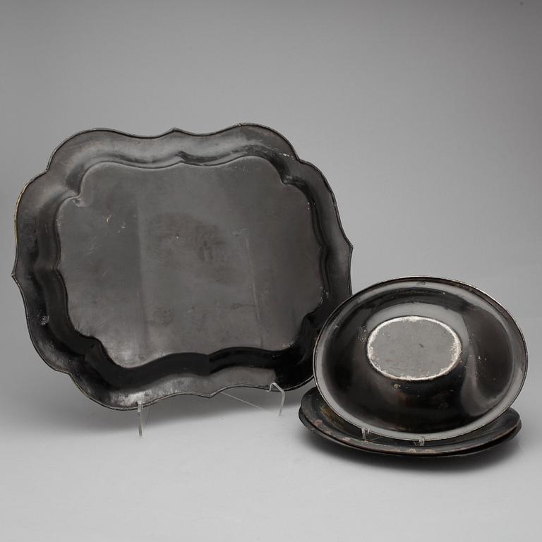 PARTI BRICKOR/SKÅLAR, 4 st. Plåt, 1800/1900-tal.