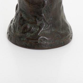 Jussi Mäntynen, Lynx on a counter bell.