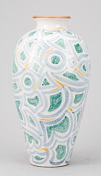 GOLVURNA, keramik, möjligen Folke Billander. Djupstämplad FB.