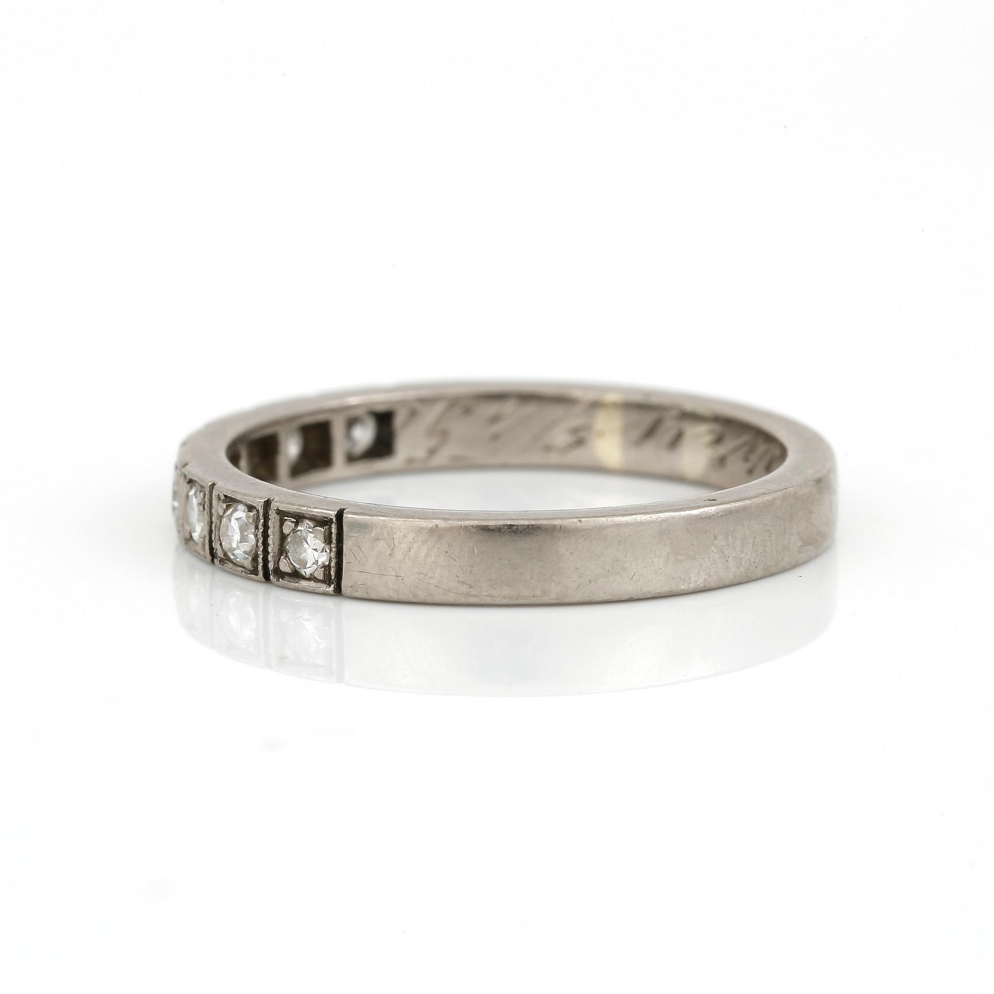 HALVALLIANSRING, med diamanter, totalt ca 0,18 ct, Fors Haldor Vidar, Stockholm, 1958, 18K vitguld.