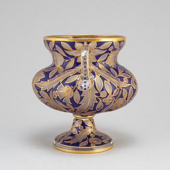 An early 10th century glass vase, probably Haida, Germany.