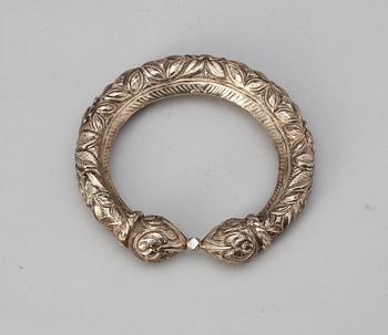 A silver foot ring, Qing dynasty (1644-1914).