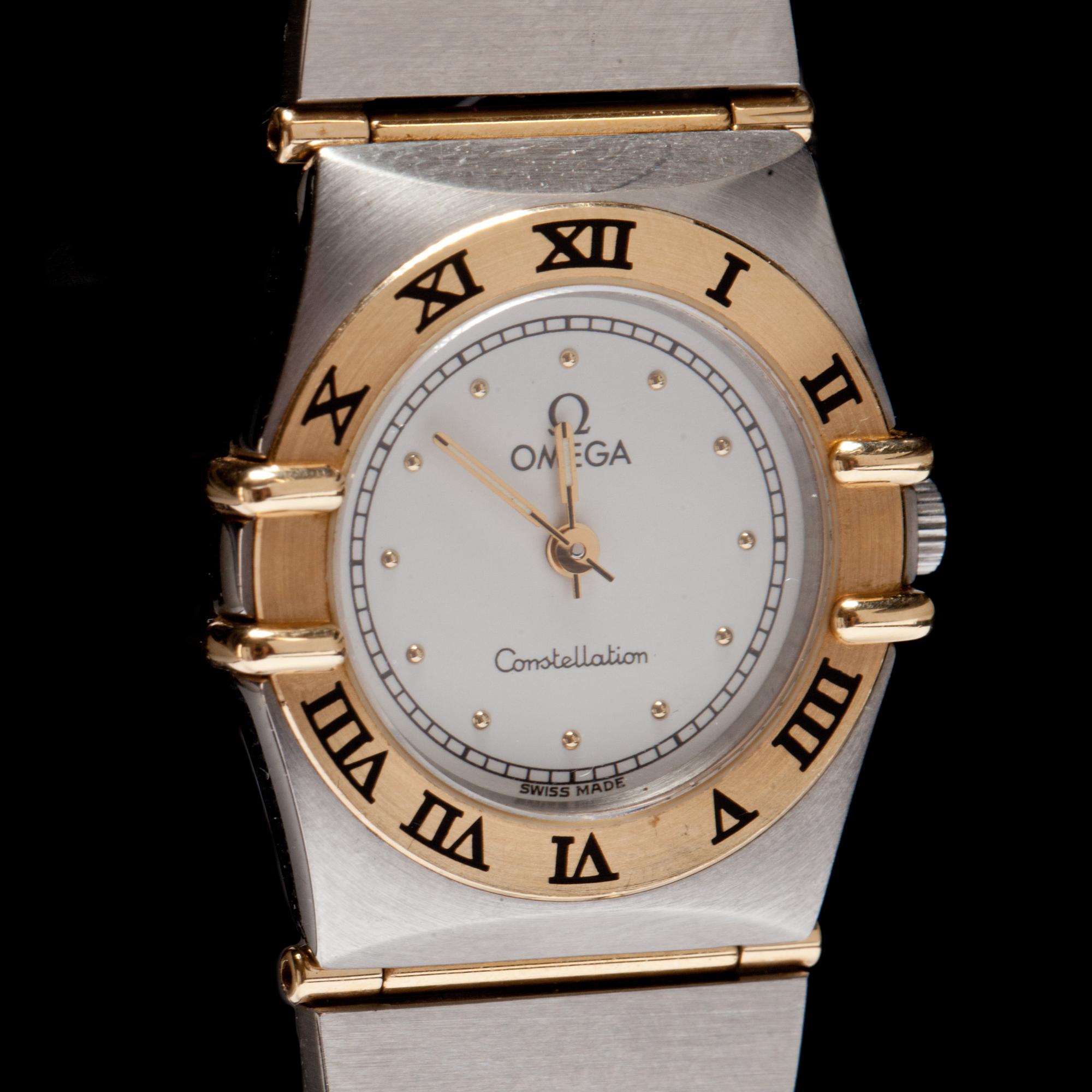 ARMBANDSUR, OMEGA CONSTELLATION. Guld på stål.