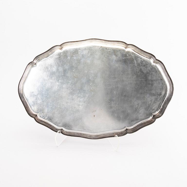 A Swedish 20th century silver serving plate mark of CG Hallberg Stockholm 1940, weight 956 gram.