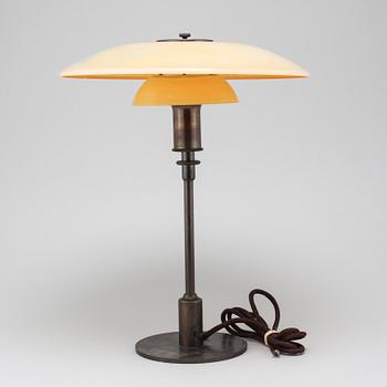 A 1930s PH-3 table lamp, designed by Poul Henningsen.