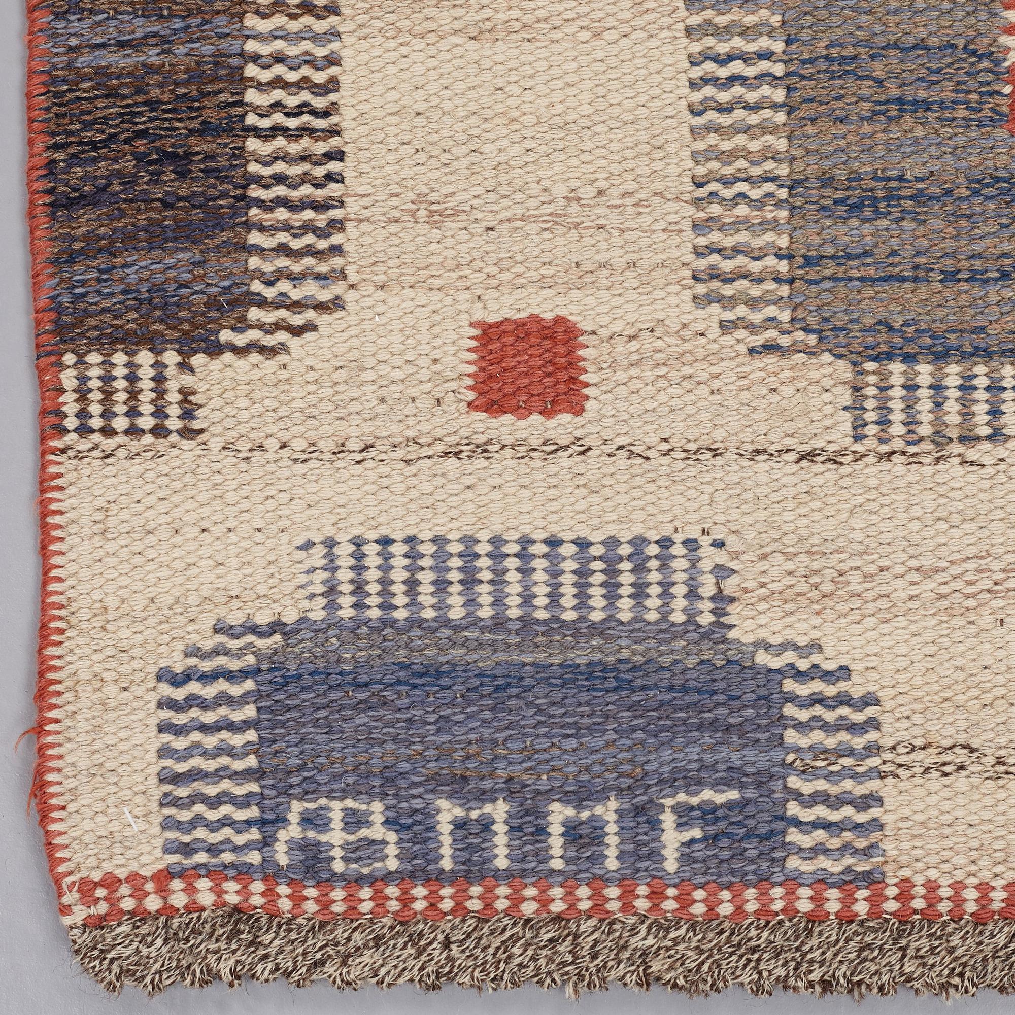 Märta Måås-Fjetterström, MATTA, "Blåplump", rölakan, ca 399 x 184,5-186 cm, signerad AB MMF.