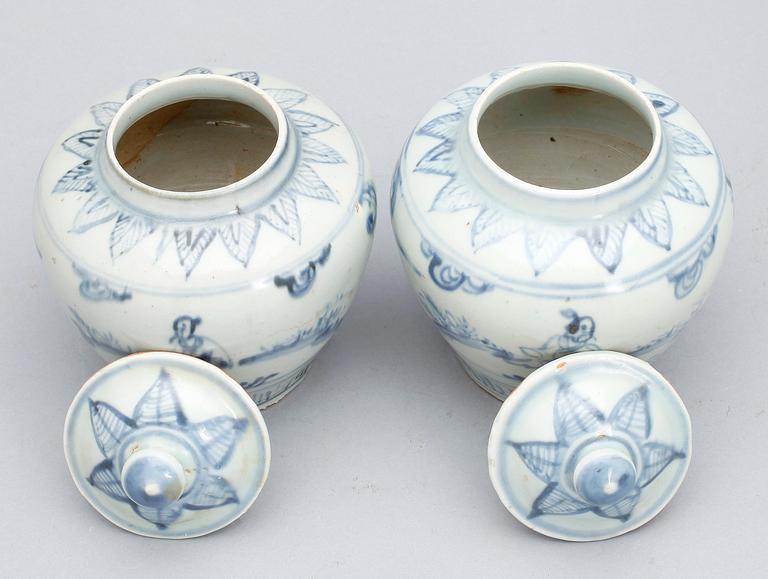 URNOR med LOCK, porslin, Ming-stil, 1900-tal.