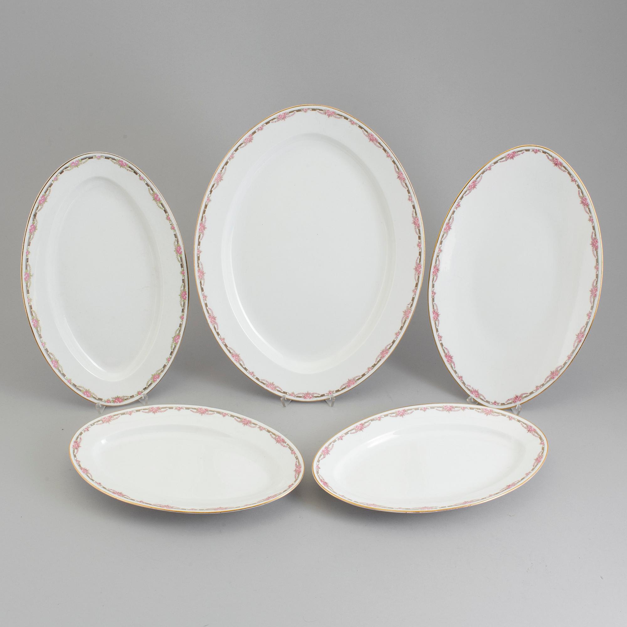 A Rörstrand part dinner service, early 20th Century (70 pieces).