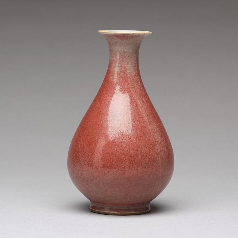 A peachbloom vase, Qing dynasty, 19th Century.