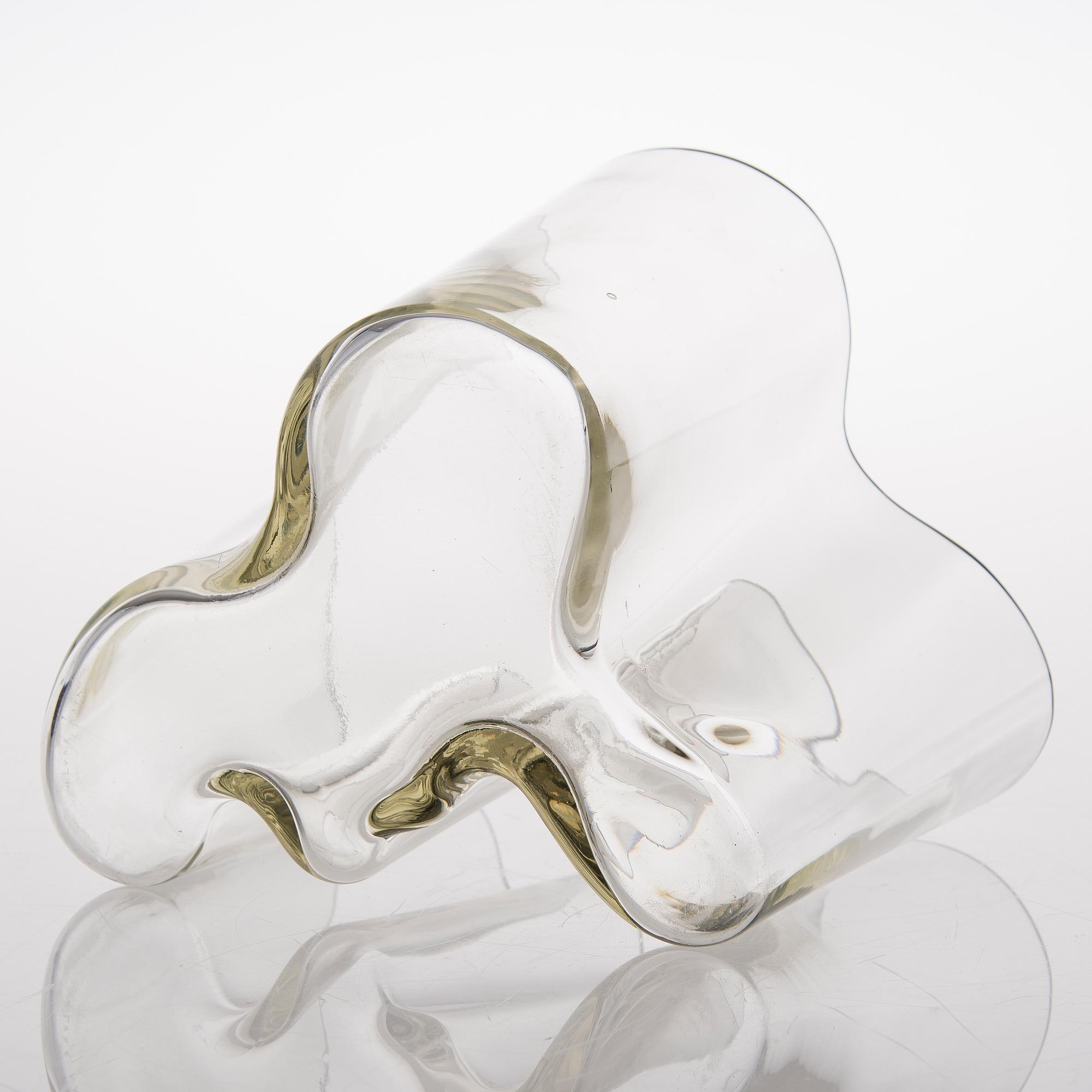 A '3030' vase signed Alvar Aalto, presumably mid-1950s.