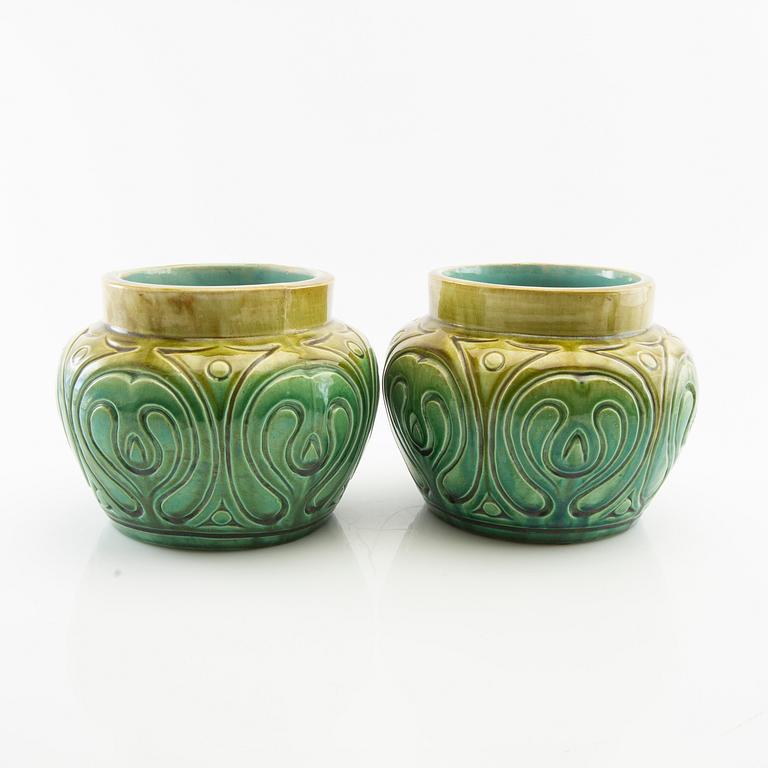 Albin Hamberg outer cover a pair of Höganäs stoneware from the 1890s.