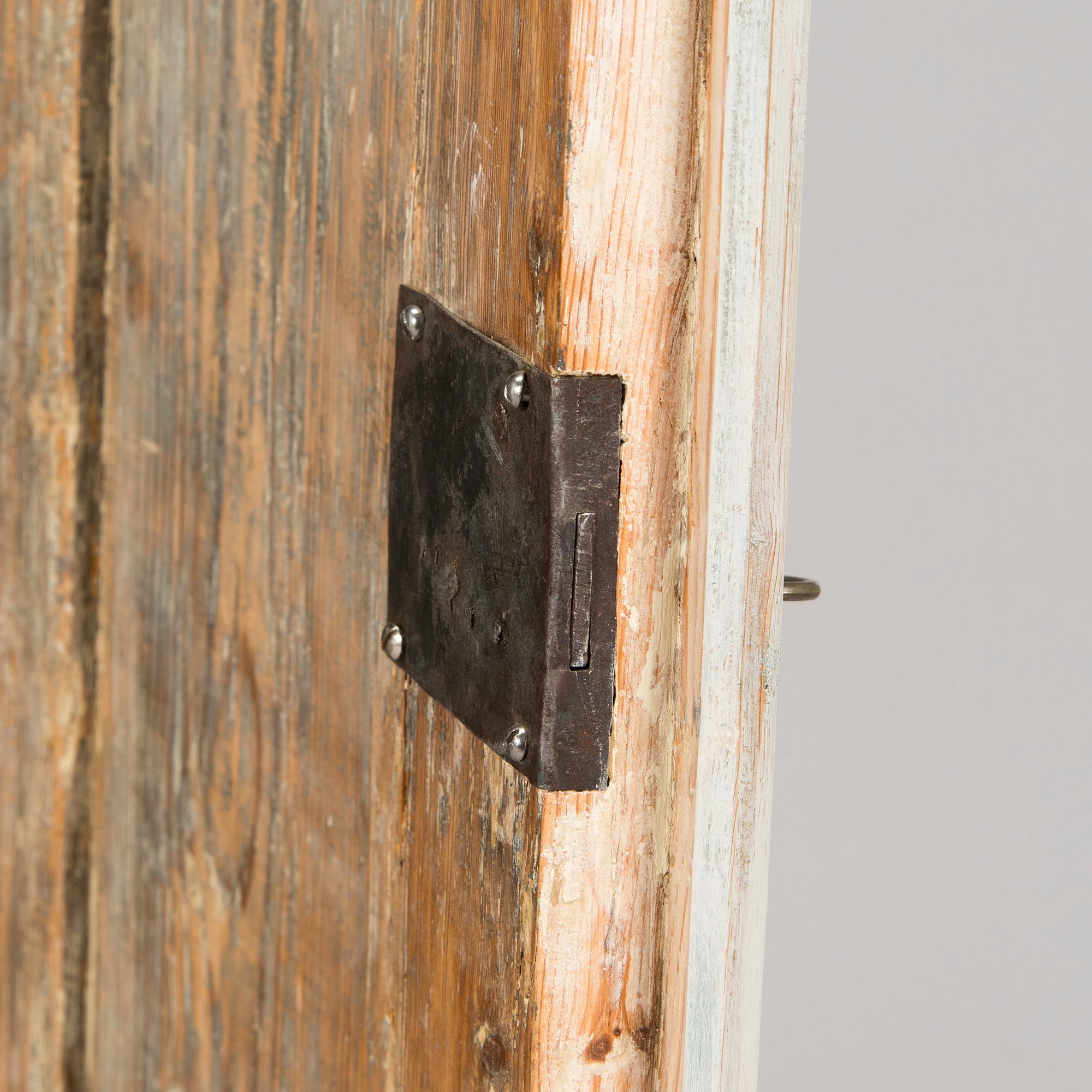A Swedish Gustavian corner cabinet, circa 1800.