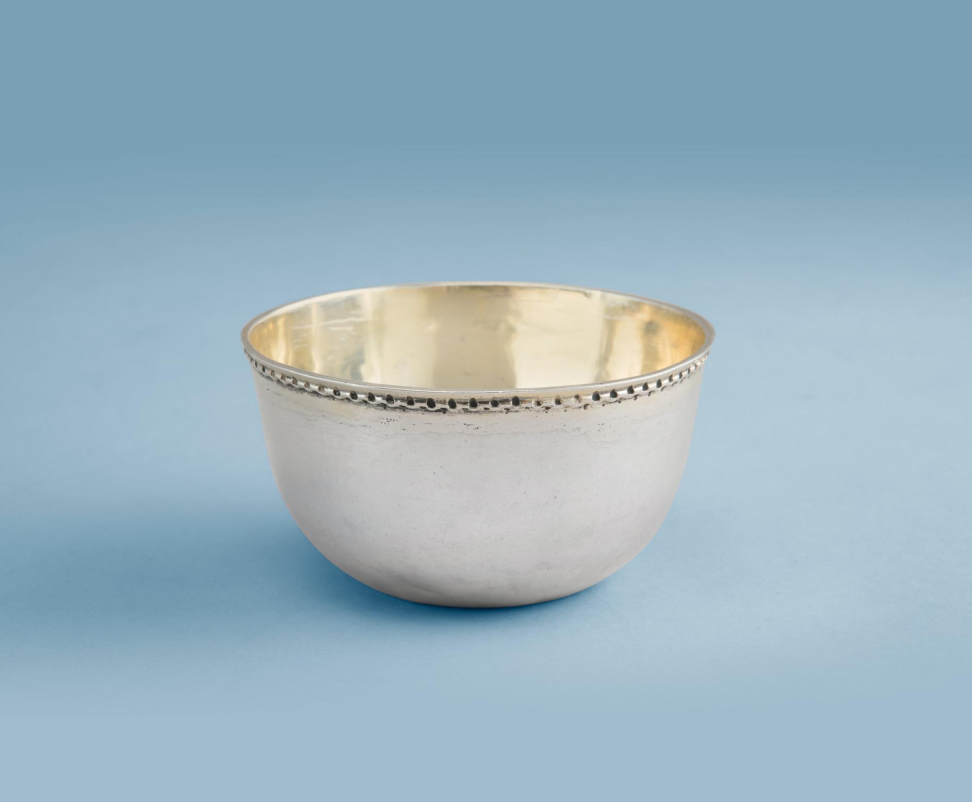 A THUMBLER, silver, partially gilt. Anders Törnqvist the Elder, Turku 1766. Height 3,5 cm, weight 24 g.