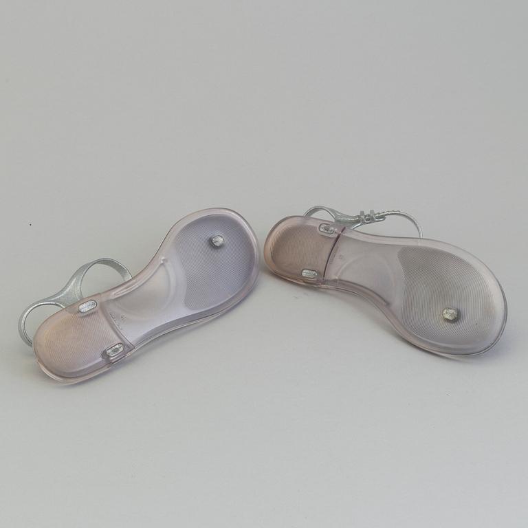 A pair of sandals by Chanel, size 41.