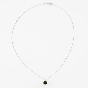 Necklace 14K white gold with green tourmaline.